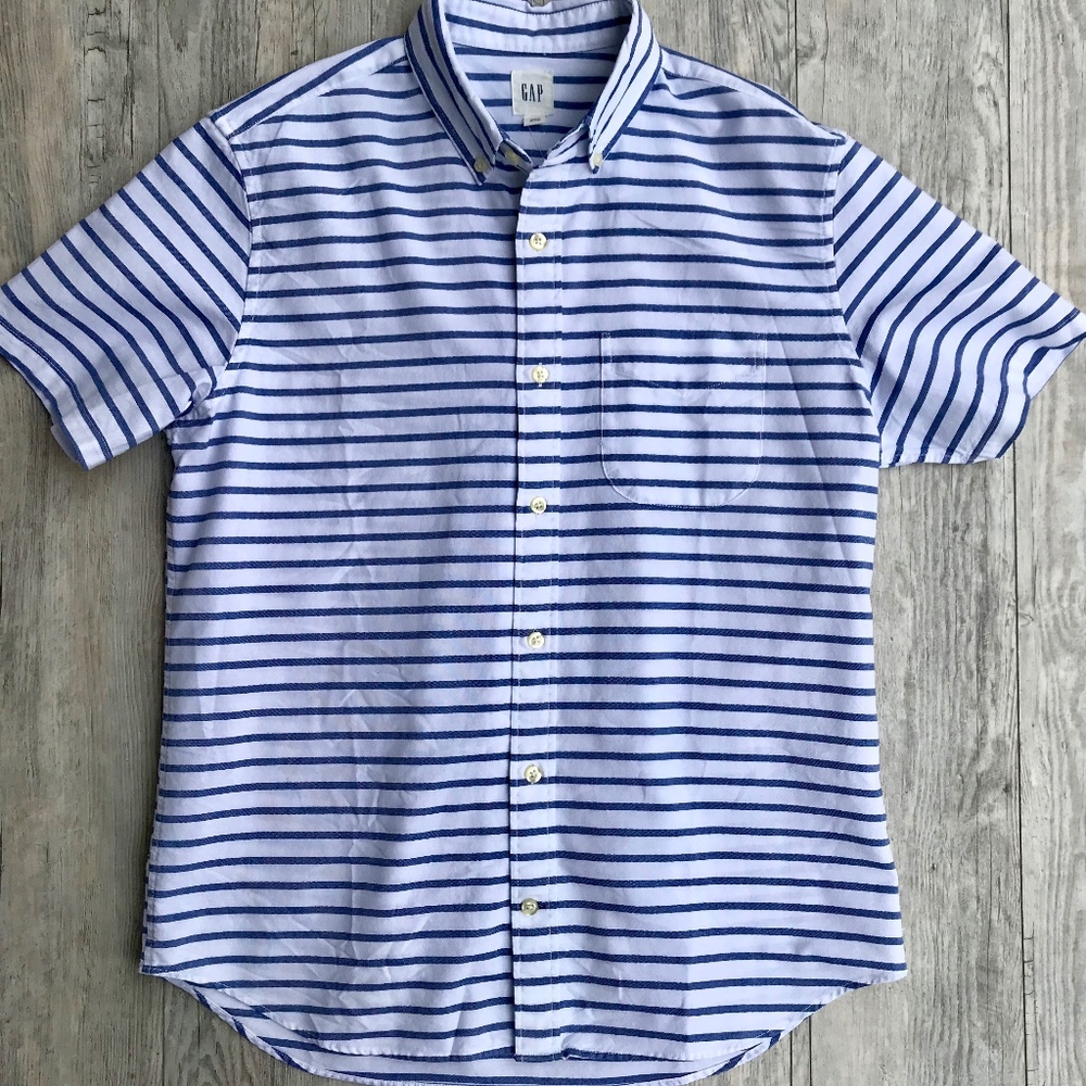 *NWT* GAP Short Sleeve Button Down Shirt Mens MD